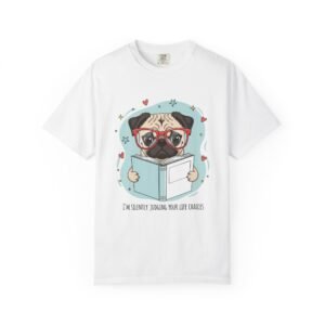 Cute Pug Reading T-Shirt, Fun Gift for Dog Lovers, Casual Wear, Pet Themed Apparel, Perfect for Birthdays or Book Lovers